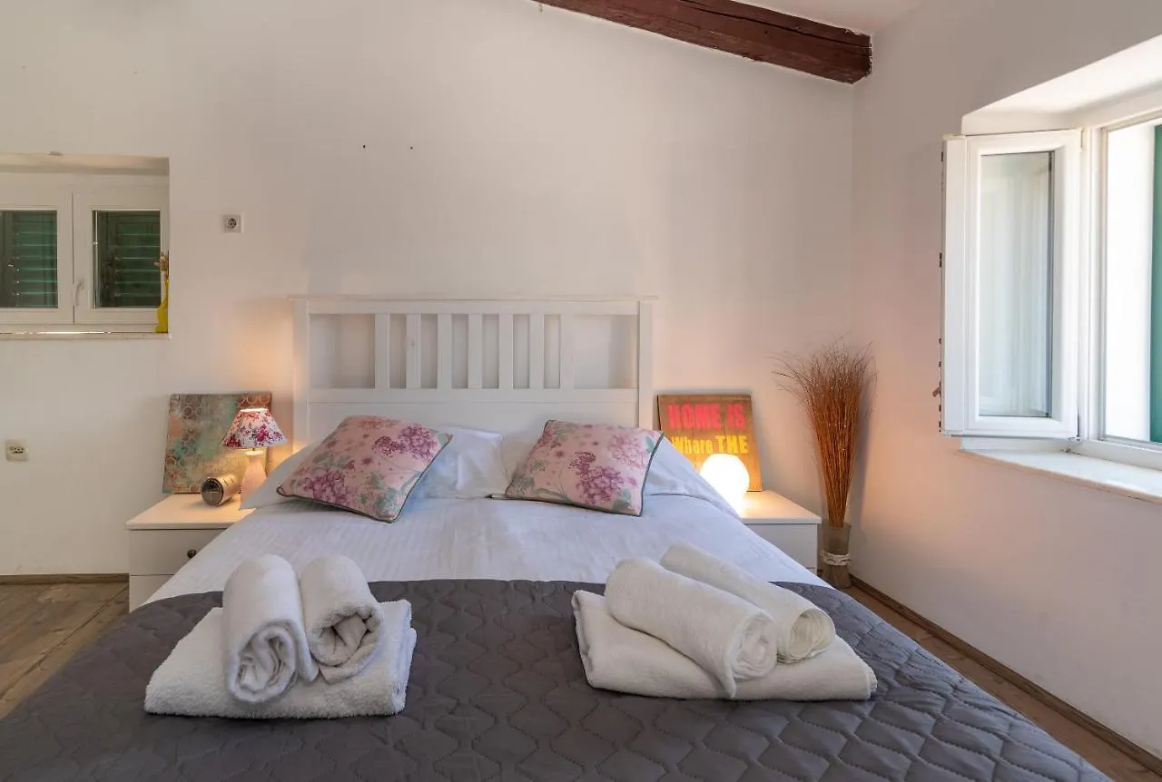Apartment Ana Trogir